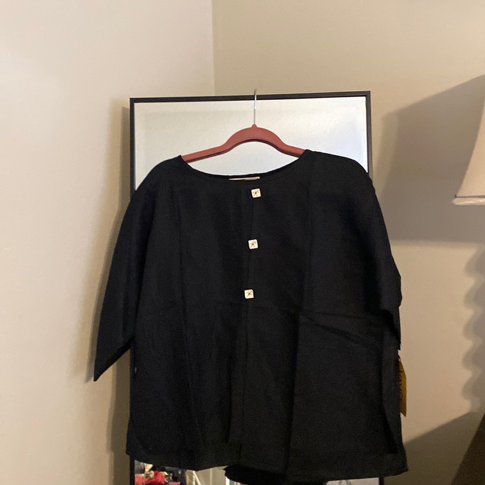 Vaho women’s black flowy layered blouse